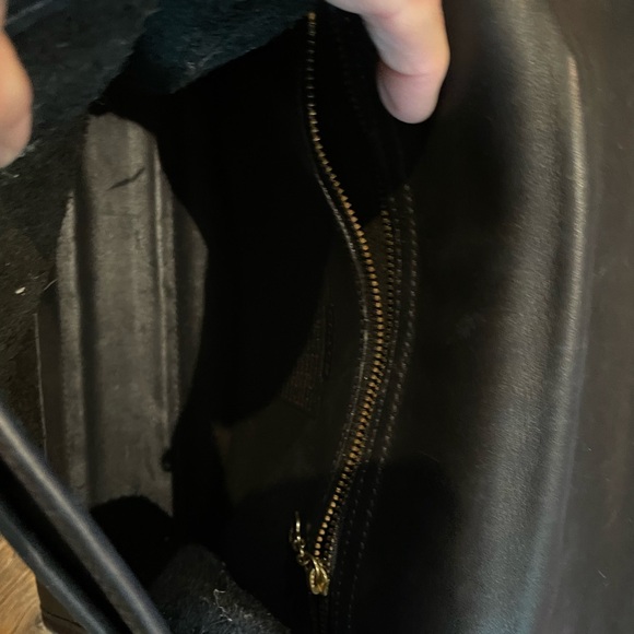 Vintage COACH Black Leather Crossbody - Picture 10 of 15